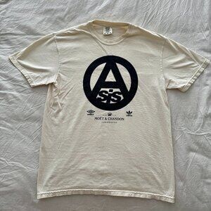 Oasis tee shirt - Medium